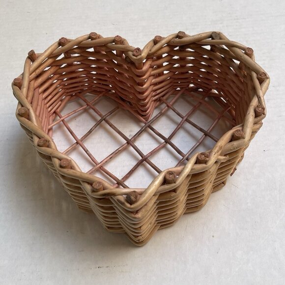 Heart Shaped Wicker Basket Gift Home Decor Love Party Valentines Farmhouse - Picture 1 of 9
